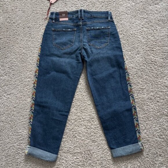 NWT Mid-Rise Straight Leg Embroidered Jeans | Knox Rose™ | 4 - Picture 3 of 7
